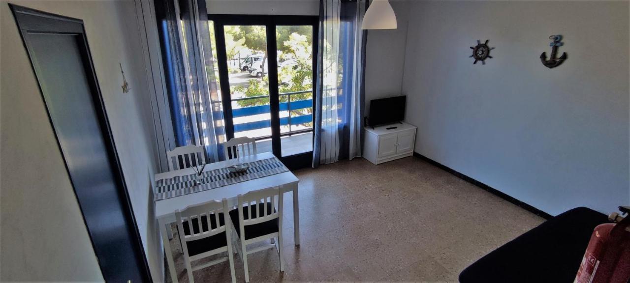 Area 340 Camper Park Apartment Roda de Bara Bagian luar foto