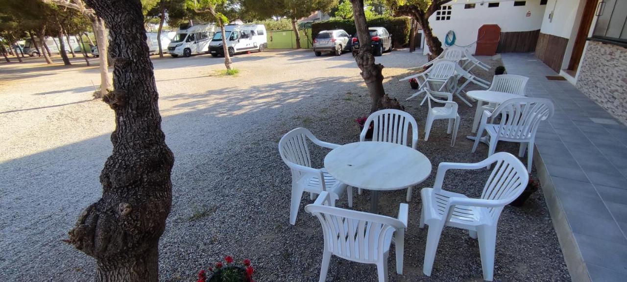 Area 340 Camper Park Apartment Roda de Bara Bagian luar foto